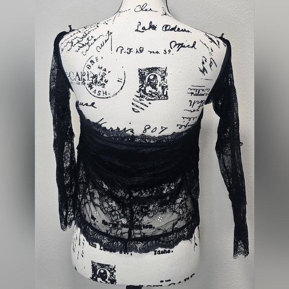 Guess Women's Black Lace Sheer Gothic Crop Top Long Sleeve Blouse Size Large - Picture 3 of 14